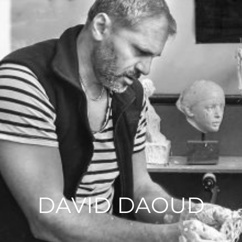 David Daoud représenté par la galerie Danielle Bourdette Gorzkowski à Honfleur, ici dans son atelier